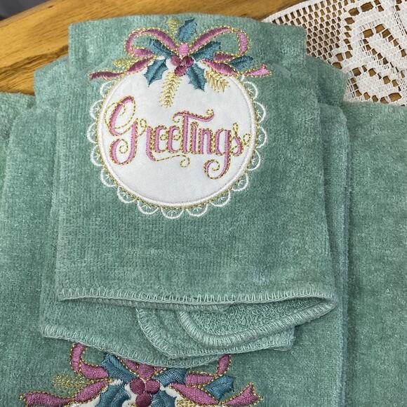 Vintage Greetings Bathroom Towel Set Ashley Taylor Christmas 3 Piece Festive - Picture 3 of 5